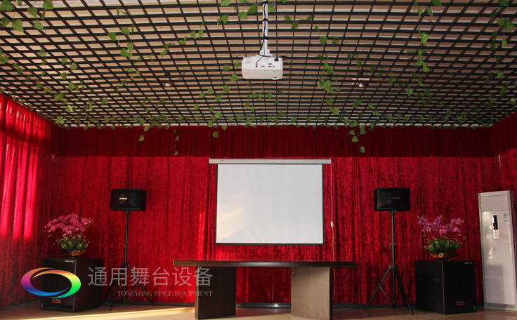 提升舞臺(tái)演出效果！舞臺(tái)幕布顏色搭配常用色——紅、黃、墨綠三原色