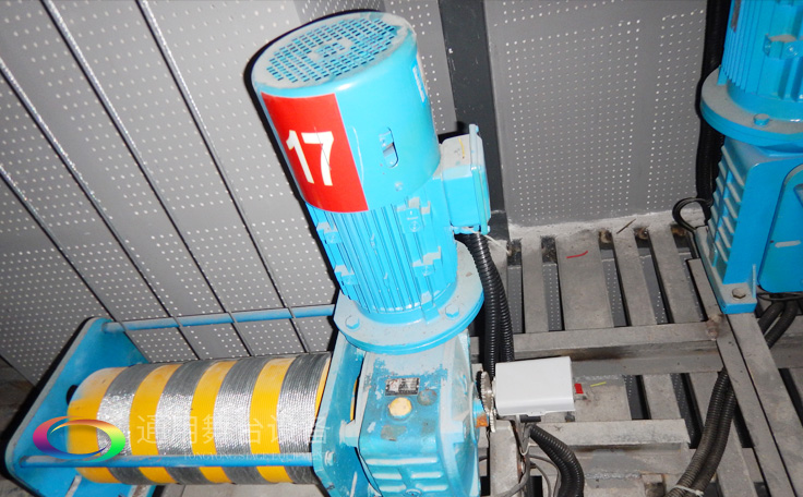 珠海一中多功能文體中心由通用舞臺吊桿設計，安裝與施工，項目現已竣工投入使用中！全面滿足了學術報告、技術培訓、文藝演出等活動需求！