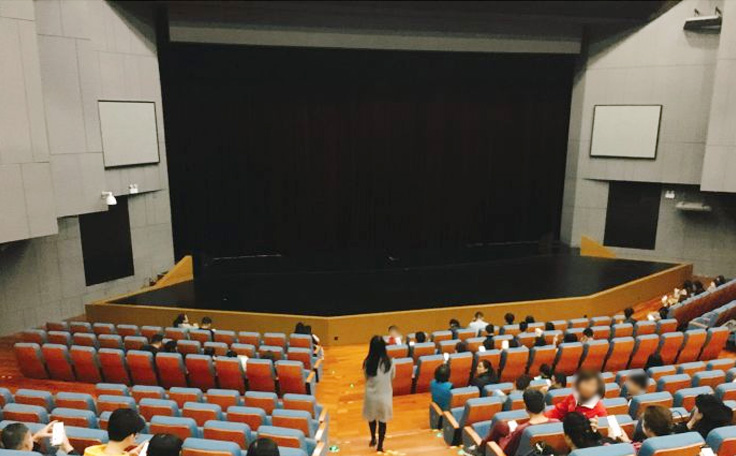 通用舞臺吊桿承接東莞市民藝術中心及工人文化宮舞臺劇場項目！項目包括舞臺吊桿、舞臺燈光、舞臺機械等工程項目及配套提供設計與安裝，深受客戶好評。