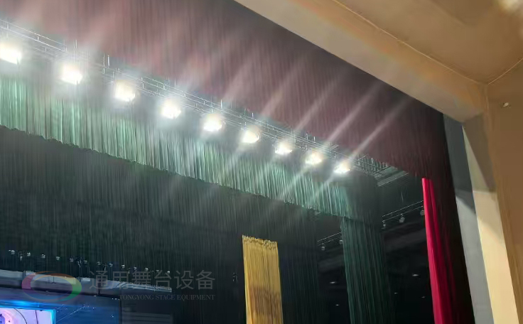 通用舞臺設備興化將軍路小學報告廳舞臺吊桿項目